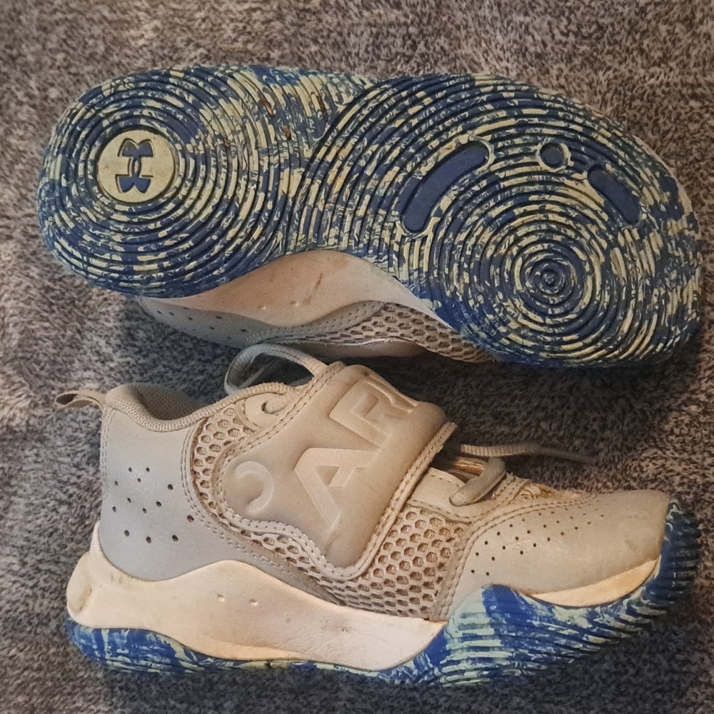 Under Armour Kids Sneakers - Picture 3 of 4